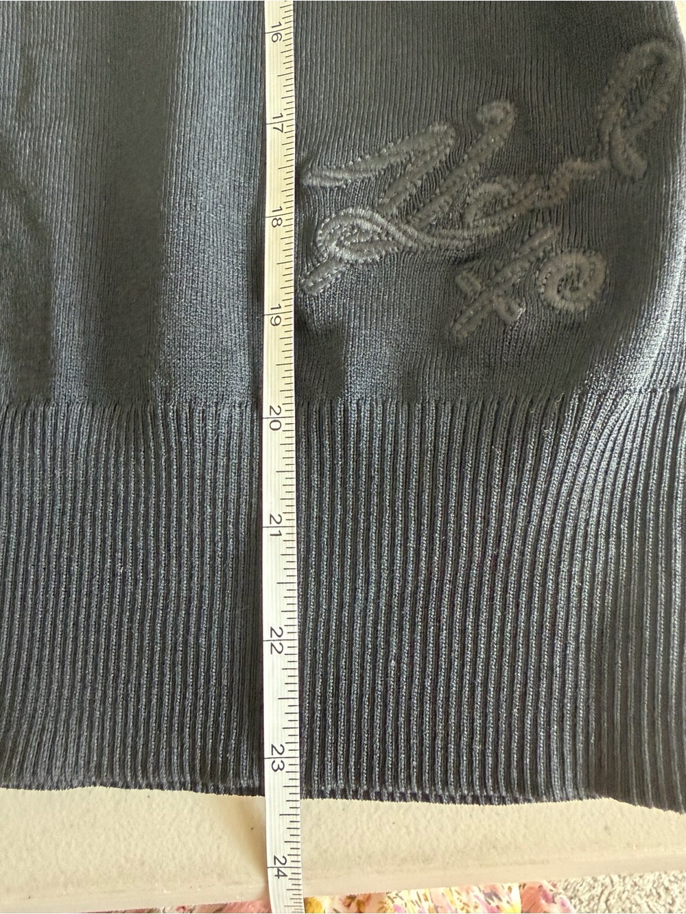 Karl Lagerfeld Black Knit Sleeveless Top with White twist Piping - Picture 6 of 10
